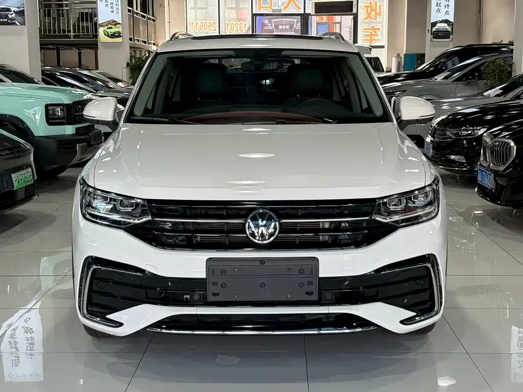 Volkswagen Tiguan L — миниатюра 2