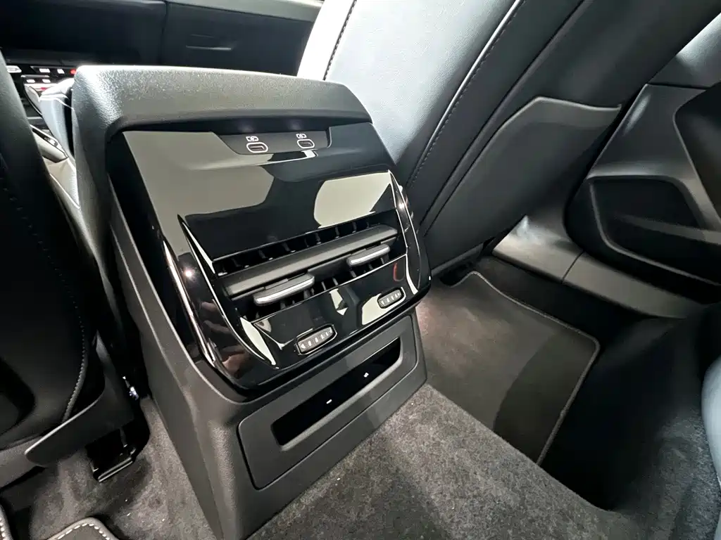 Audi Audi A5L — миниатюра 22