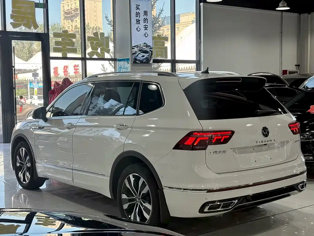 Volkswagen Tiguan L — миниатюра 9
