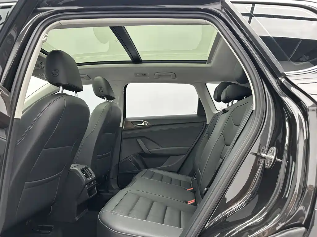 Volkswagen Tharu 2022 280TSI Luxury