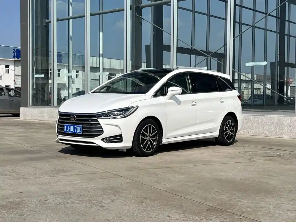 BYD MAX