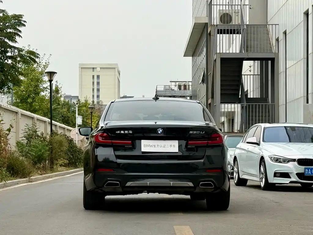 BMW 5 Series — миниатюра 20