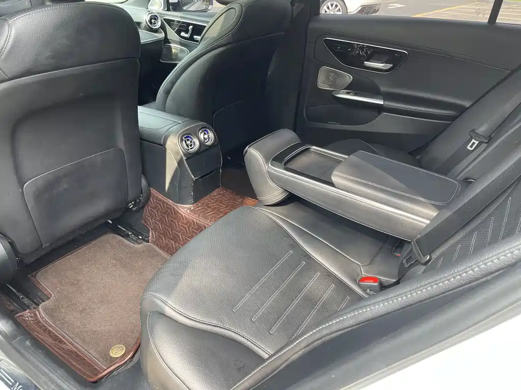 Mercedes-Benz C-Class — миниатюра 8