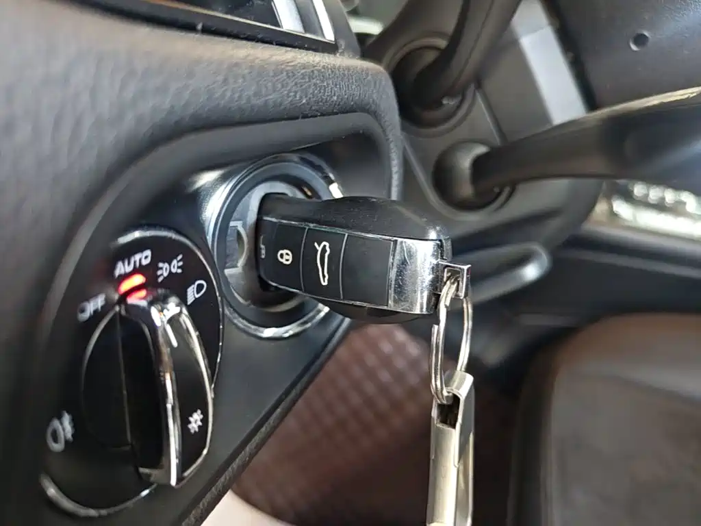 Porsche Macan — миниатюра 9