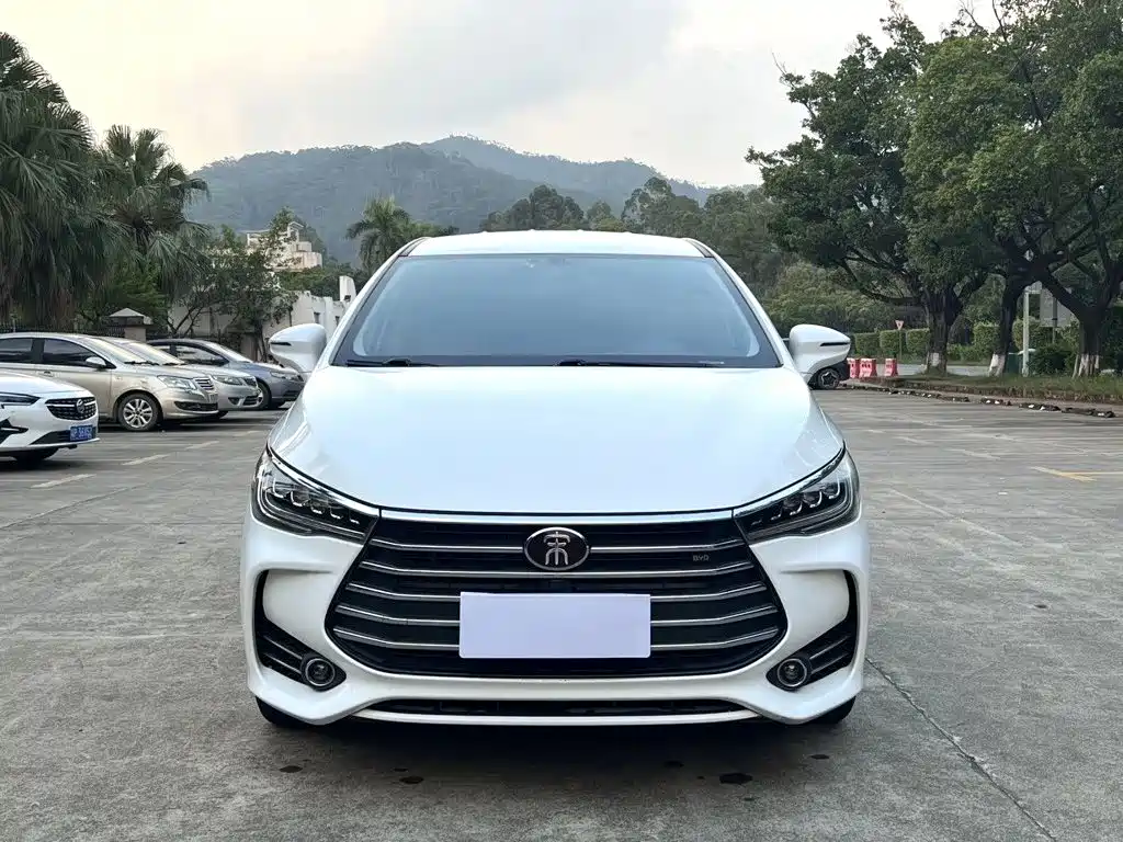 BYD MAX — миниатюра 2