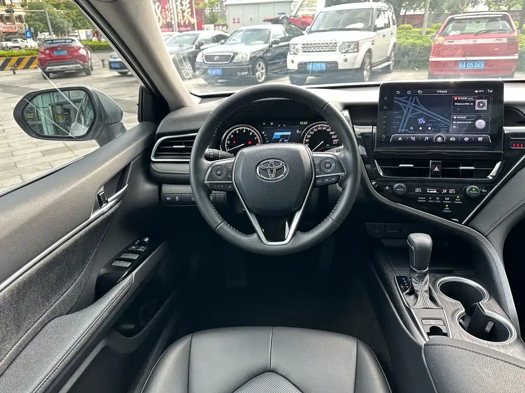 Toyota Camry — миниатюра 19