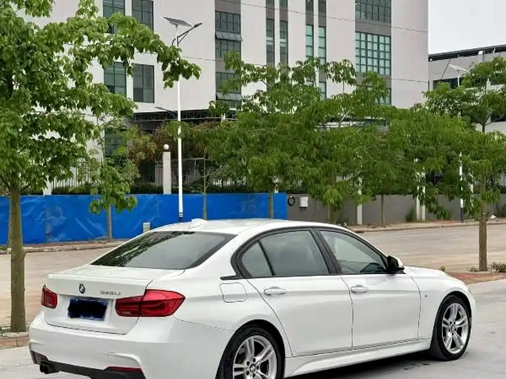 BMW 3 Series — миниатюра 8