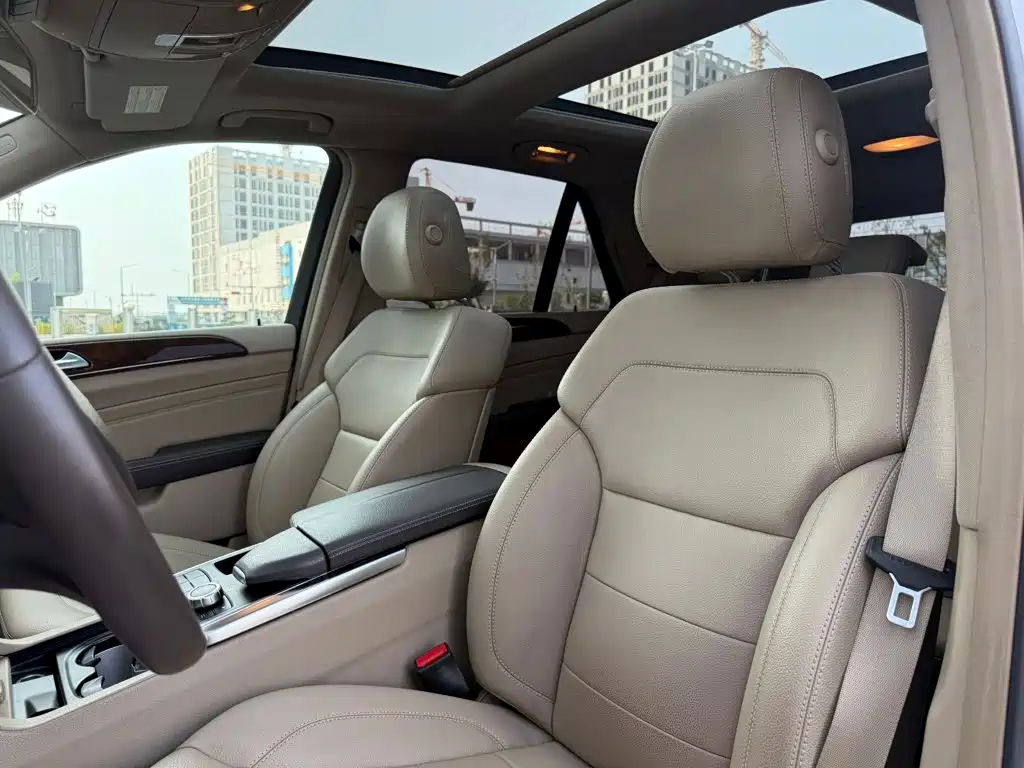 Mercedes-Benz M-Class — миниатюра 15