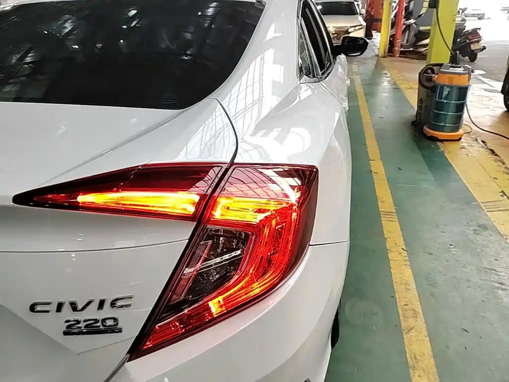 Honda Civic 2016 220TURBO CVT Luxury