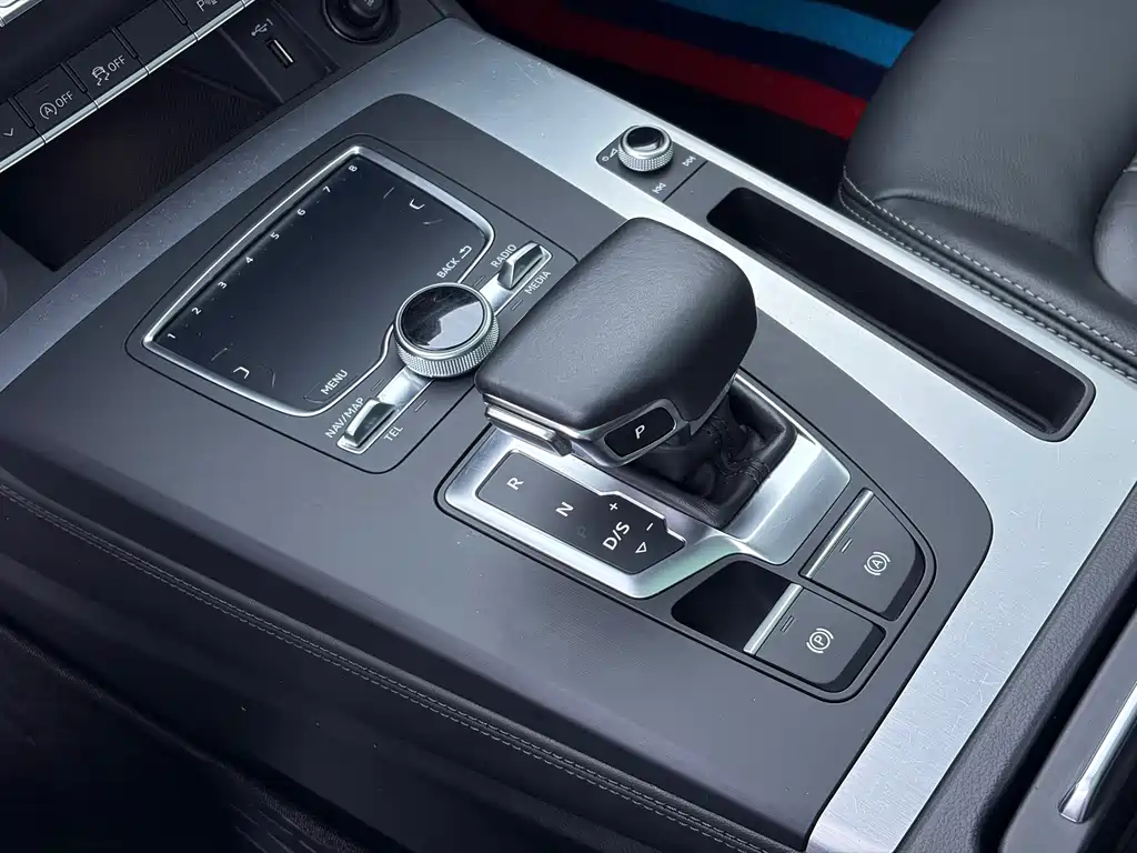 Audi Q5L — миниатюра 10