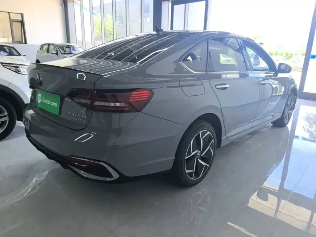 Volkswagen Lavida — миниатюра 7
