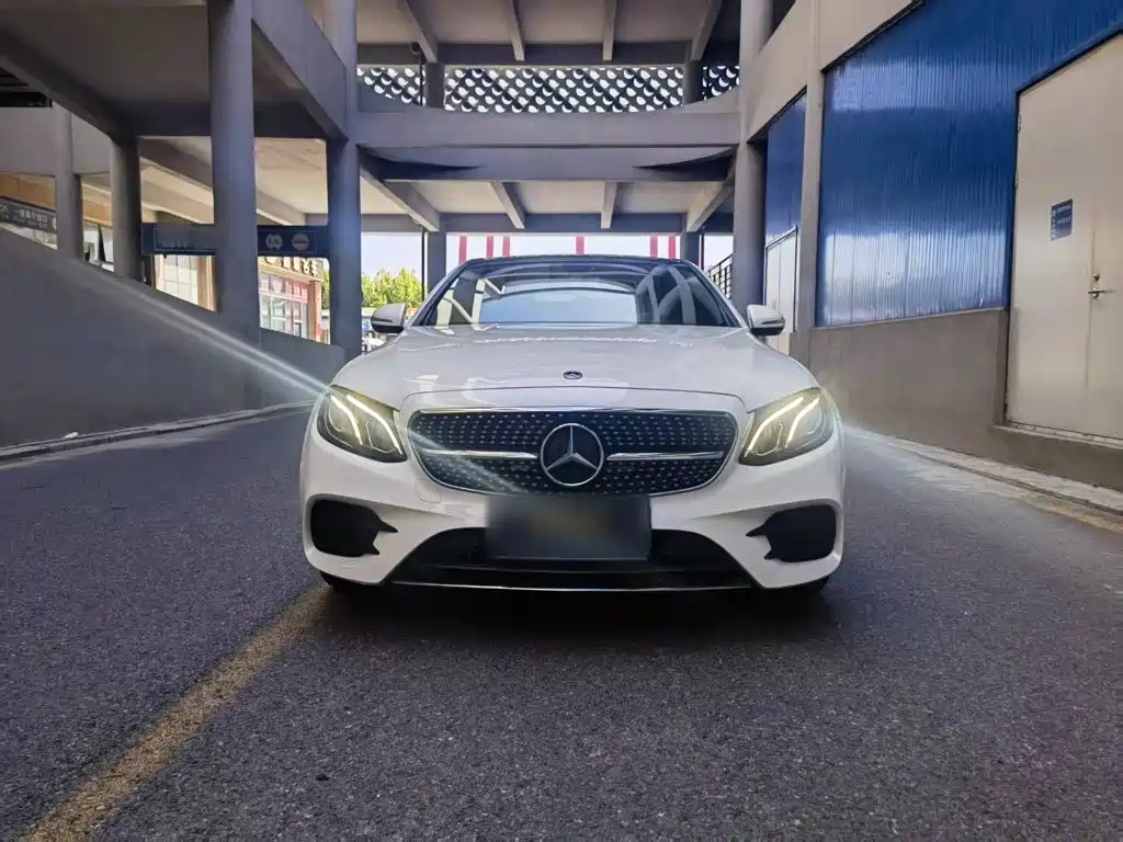 Mercedes-Benz E-Class — миниатюра 8