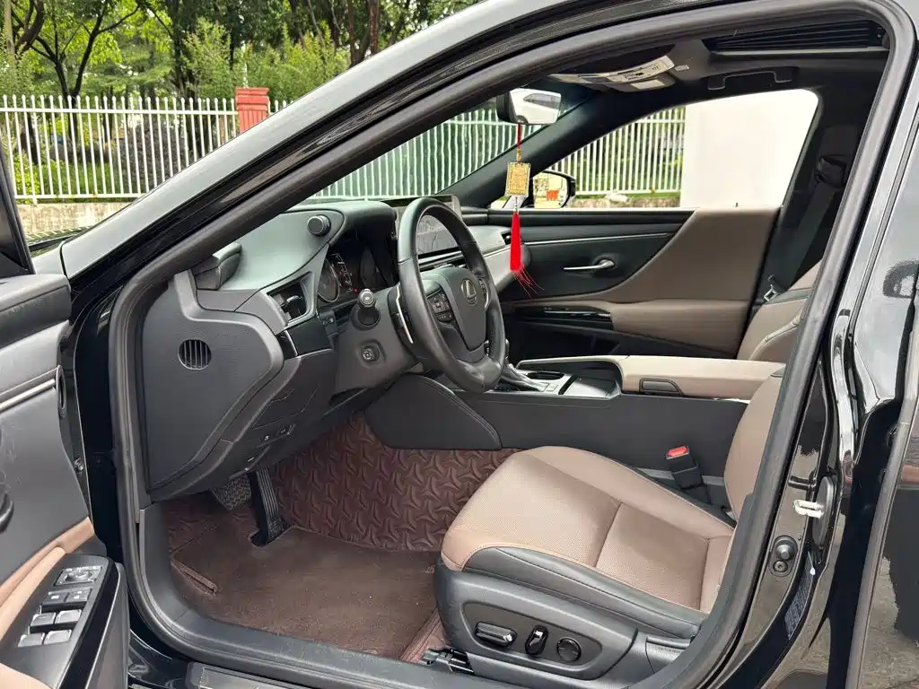 Lexus ES — миниатюра 4