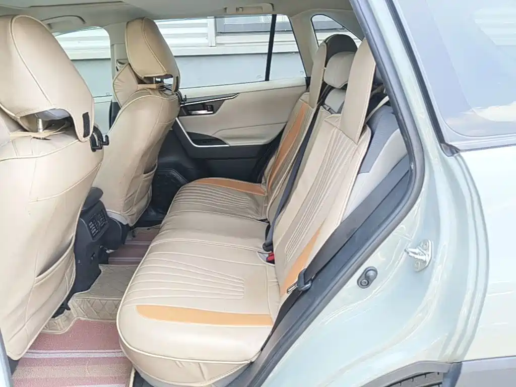 Toyota RAV4 — миниатюра 17