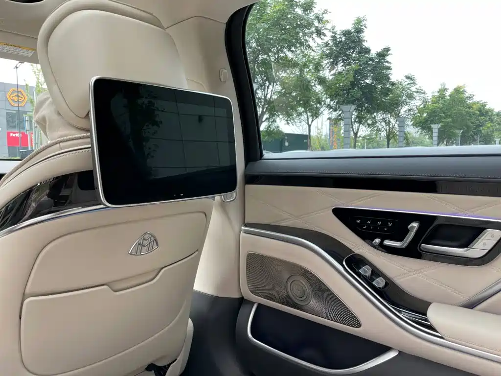 Mercedes-Benz S-Class — миниатюра 13
