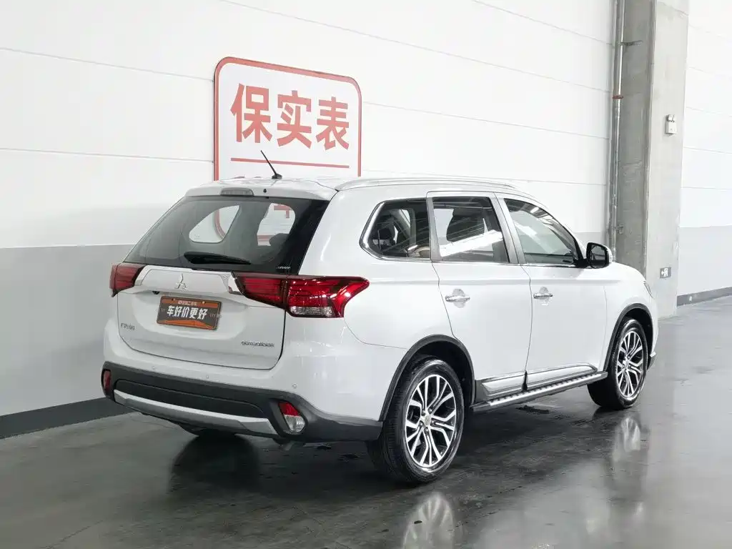 Mitsubishi Outlander — миниатюра 2