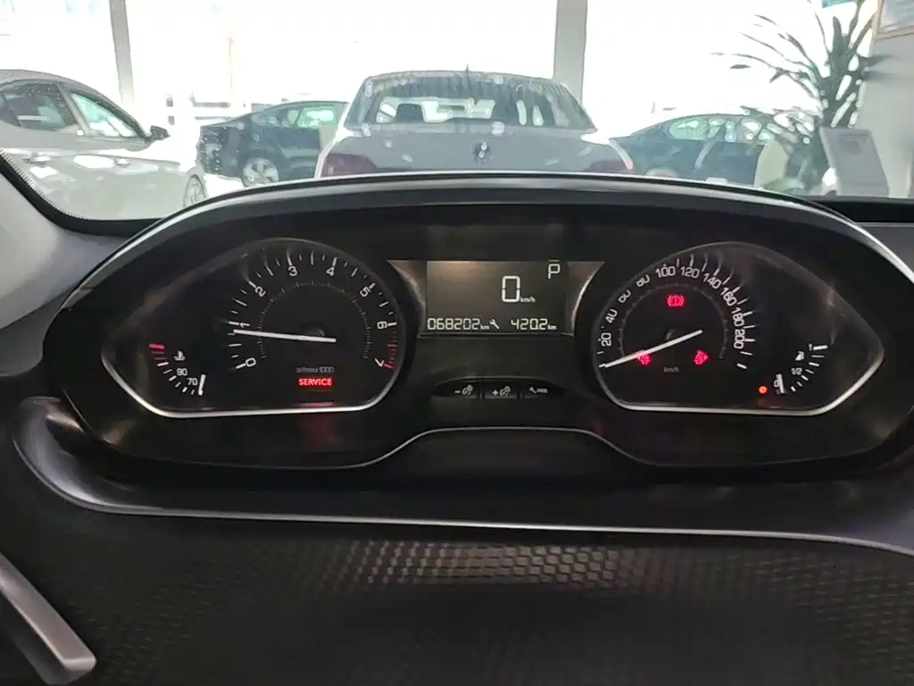 Peugeot 2008 — миниатюра 8