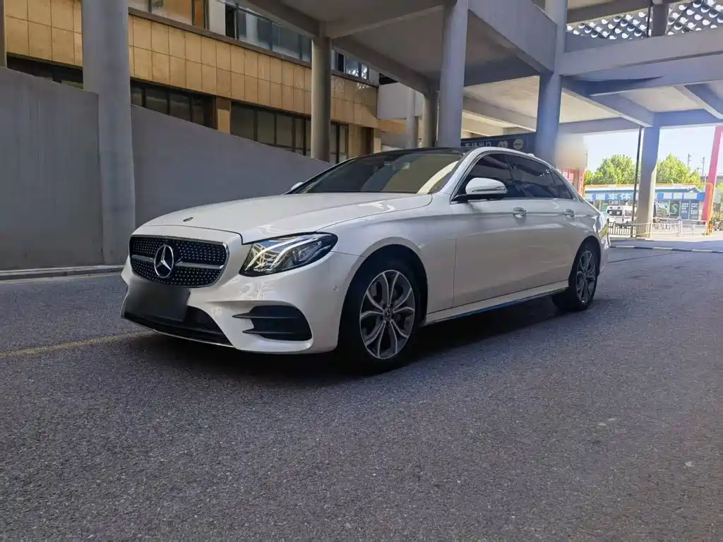 Mercedes-Benz E-Class — миниатюра 2