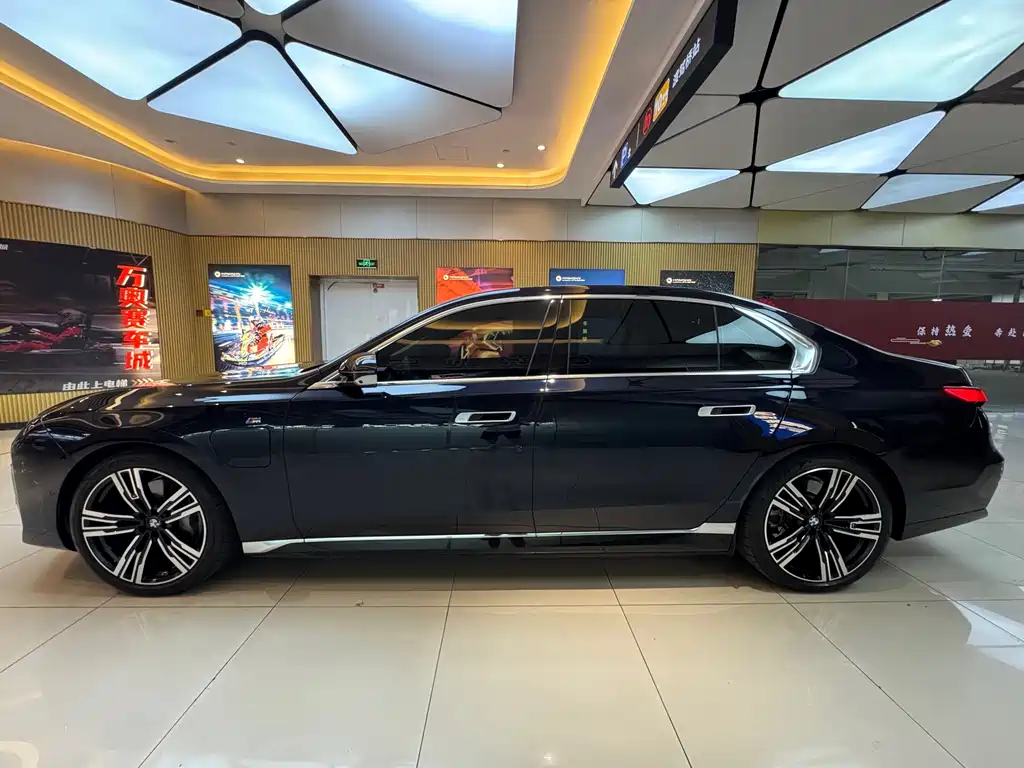 BMW i7 2023 eDrive50L Premium M Sport