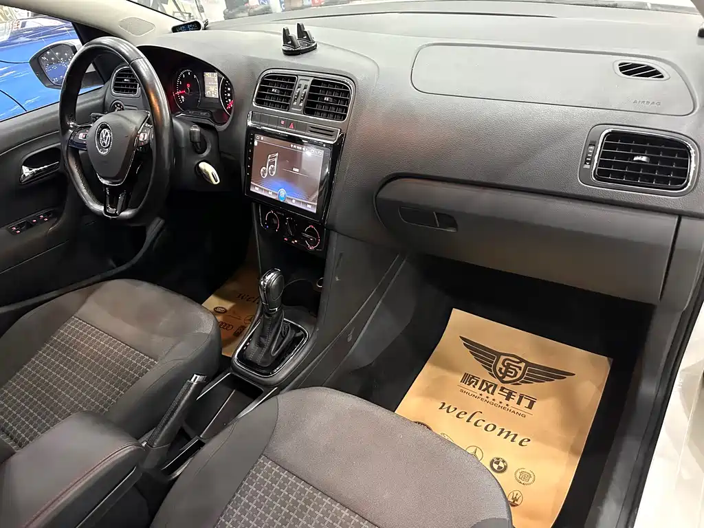 Volkswagen Polo 2016 1.6L AT Comfort