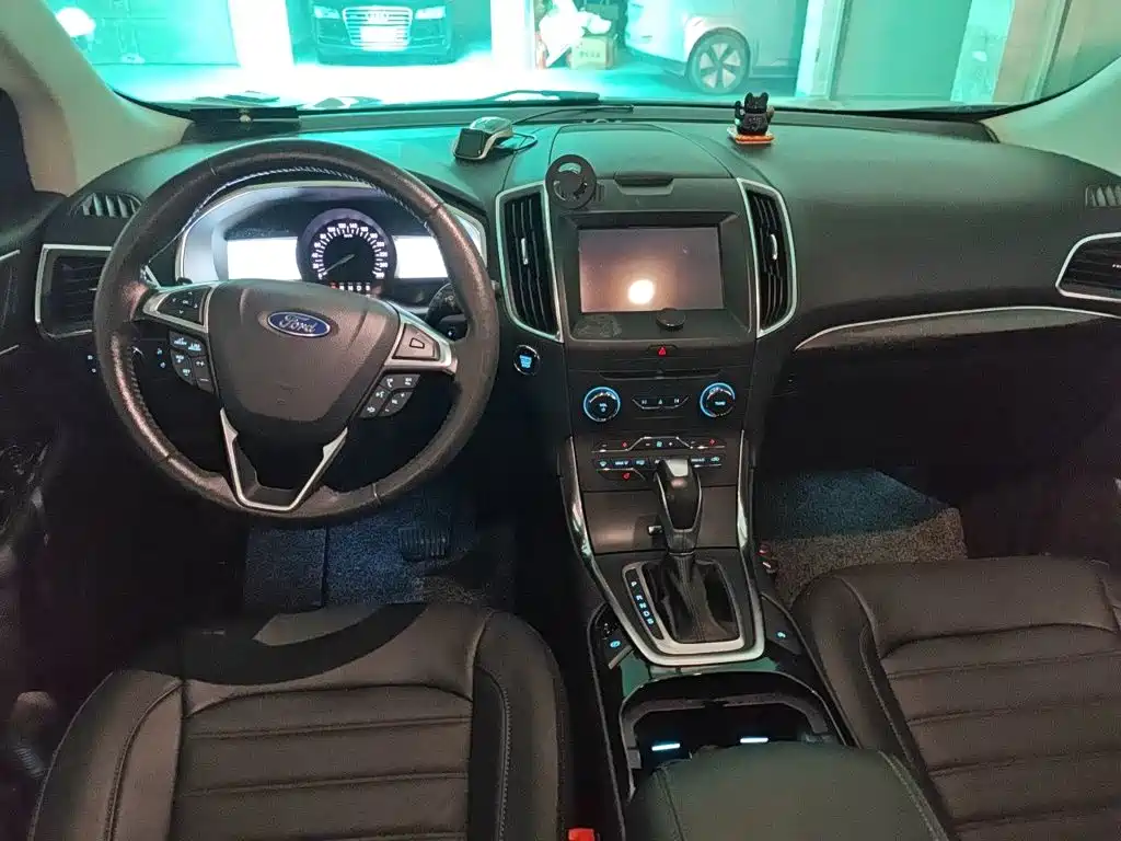 Ford Edge — миниатюра 6