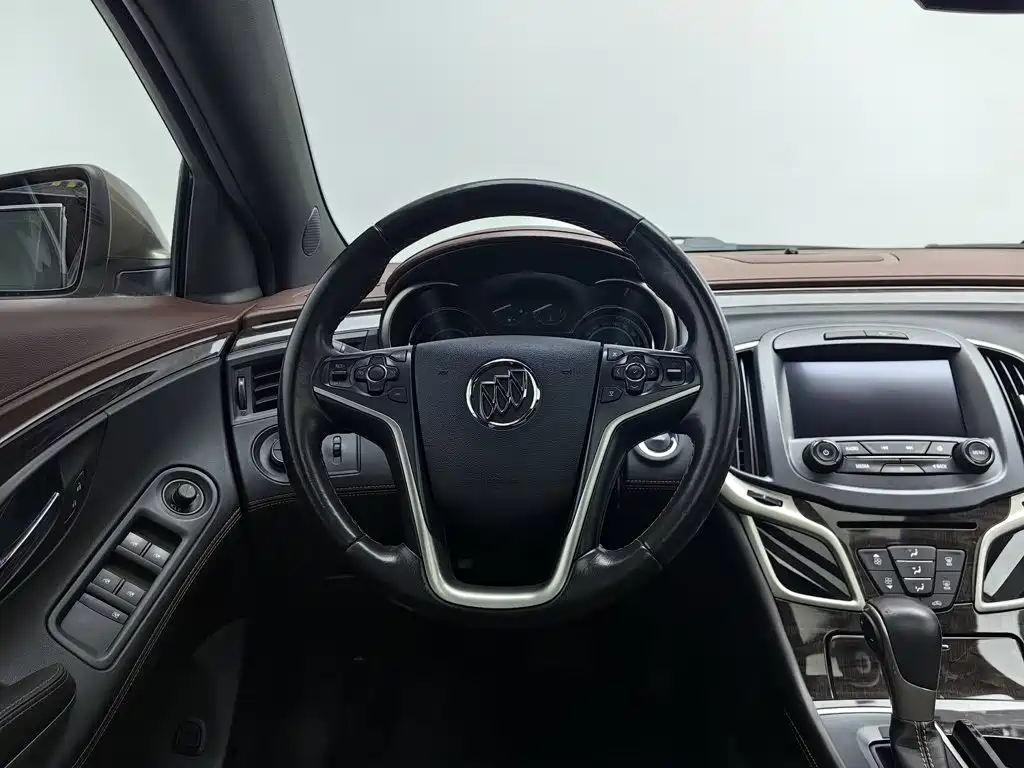 Buick LaCrosse — миниатюра 11