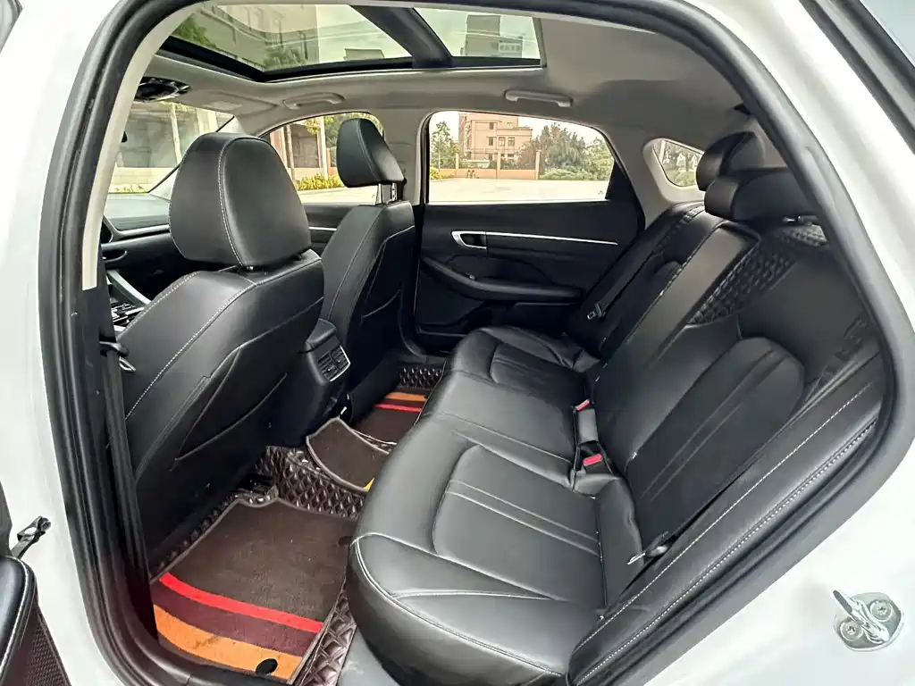 Hyundai Sonata — миниатюра 6