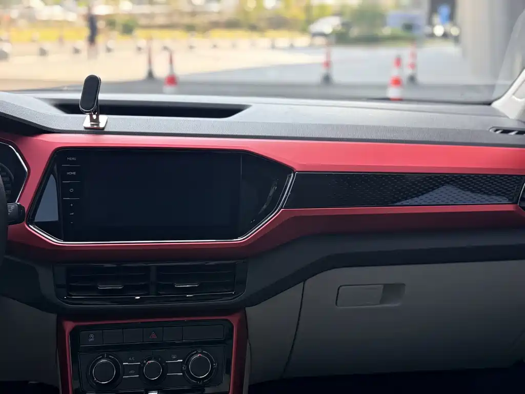 Volkswagen T-Cross — миниатюра 16