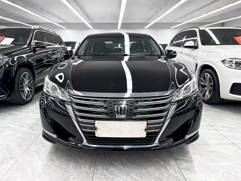 Toyota Crown — миниатюра 2