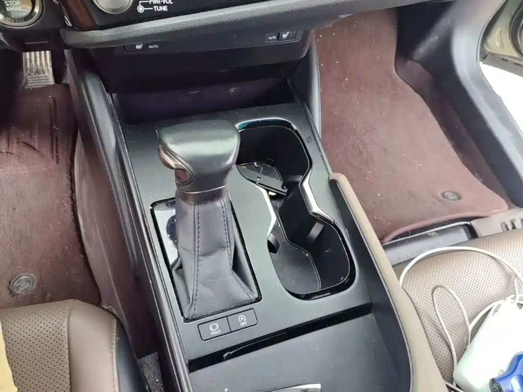 Lexus ES — миниатюра 14