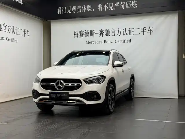 MERCEDES-BENZ GLA