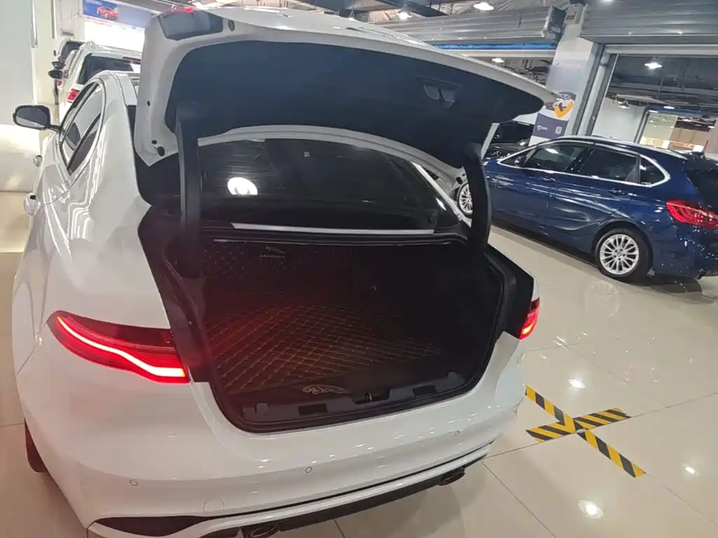 Jaguar XEL — миниатюра 19