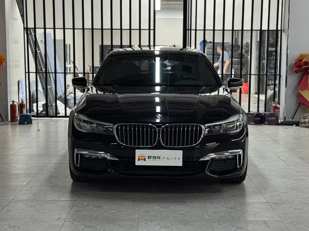 BMW 7 Series — миниатюра 2