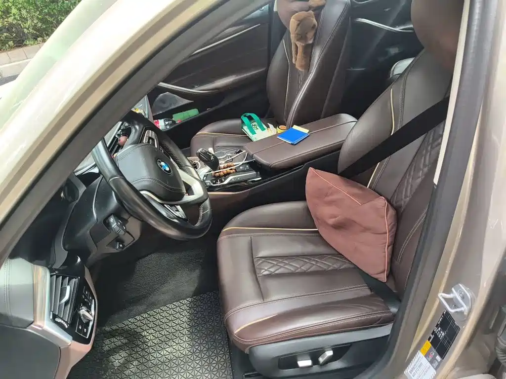 BMW 5 Series New Energy — миниатюра 12