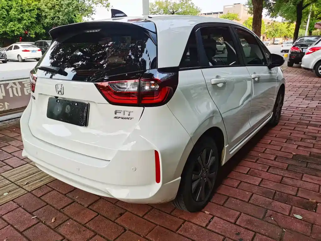 Honda Fit — миниатюра 9