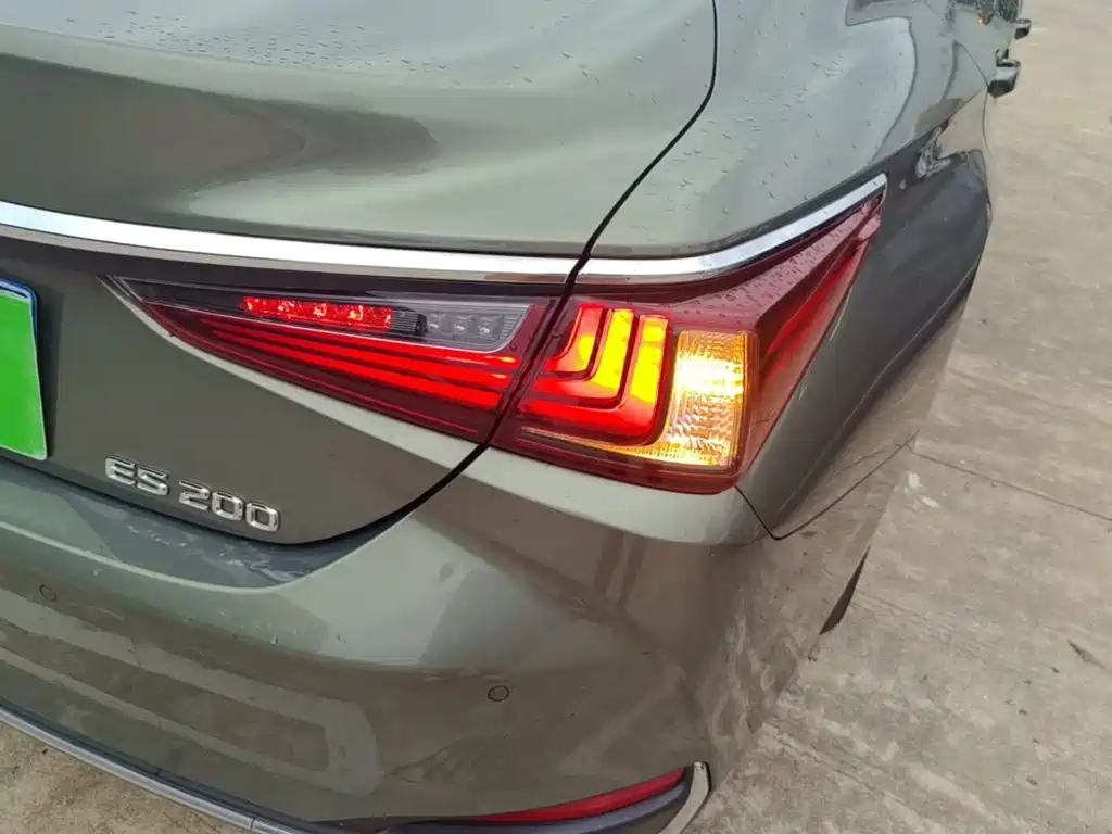 Lexus ES — миниатюра 8