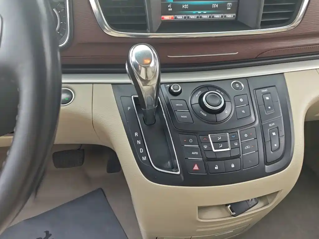 Buick GL8 — миниатюра 14