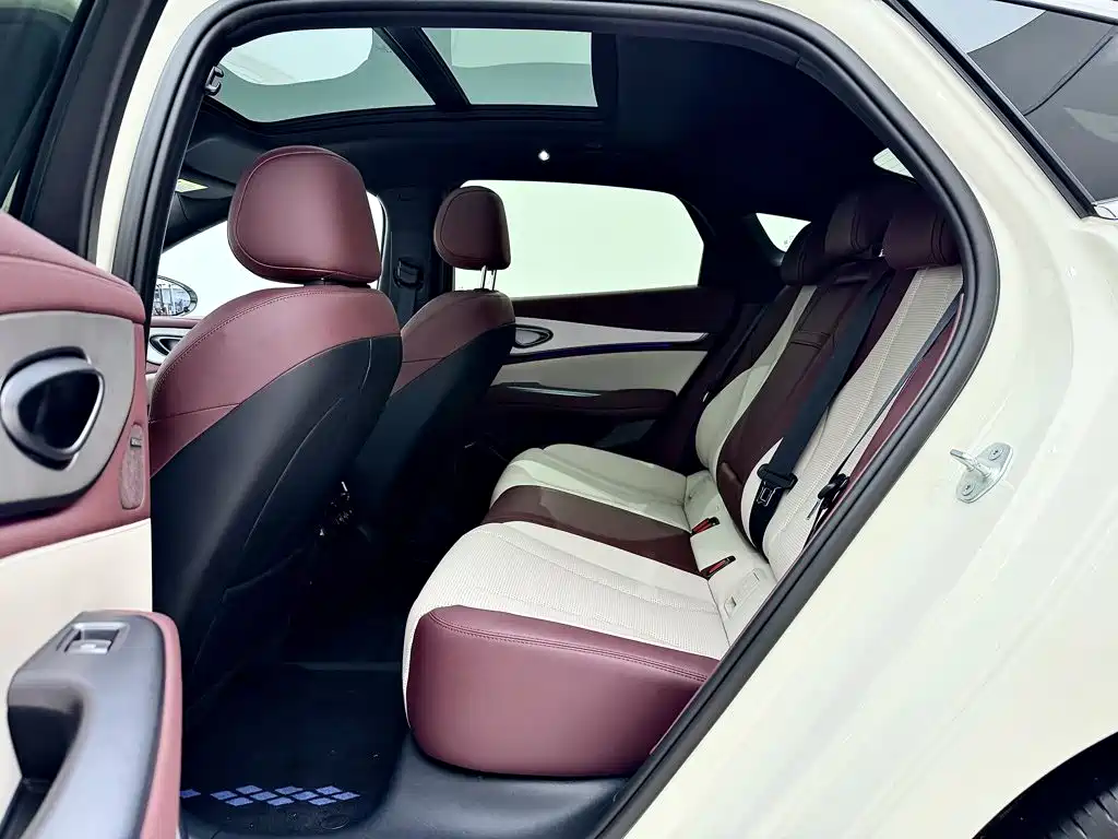 BYD Seal 07 DM-i — миниатюра 17