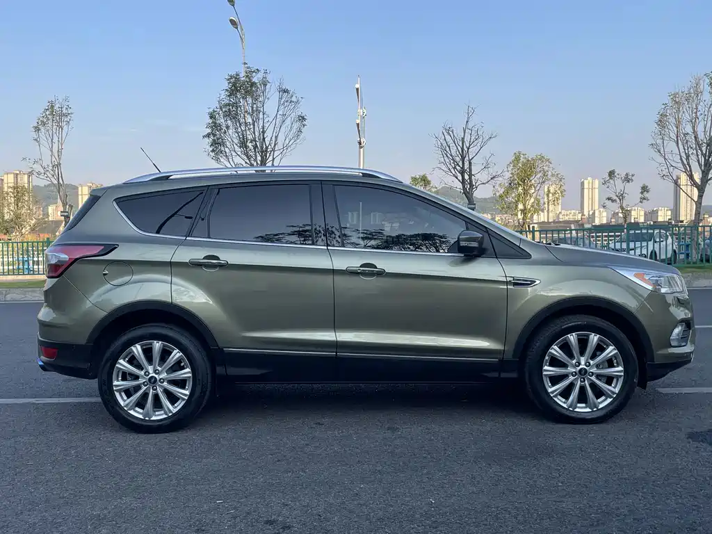 Ford Kuga — миниатюра 2