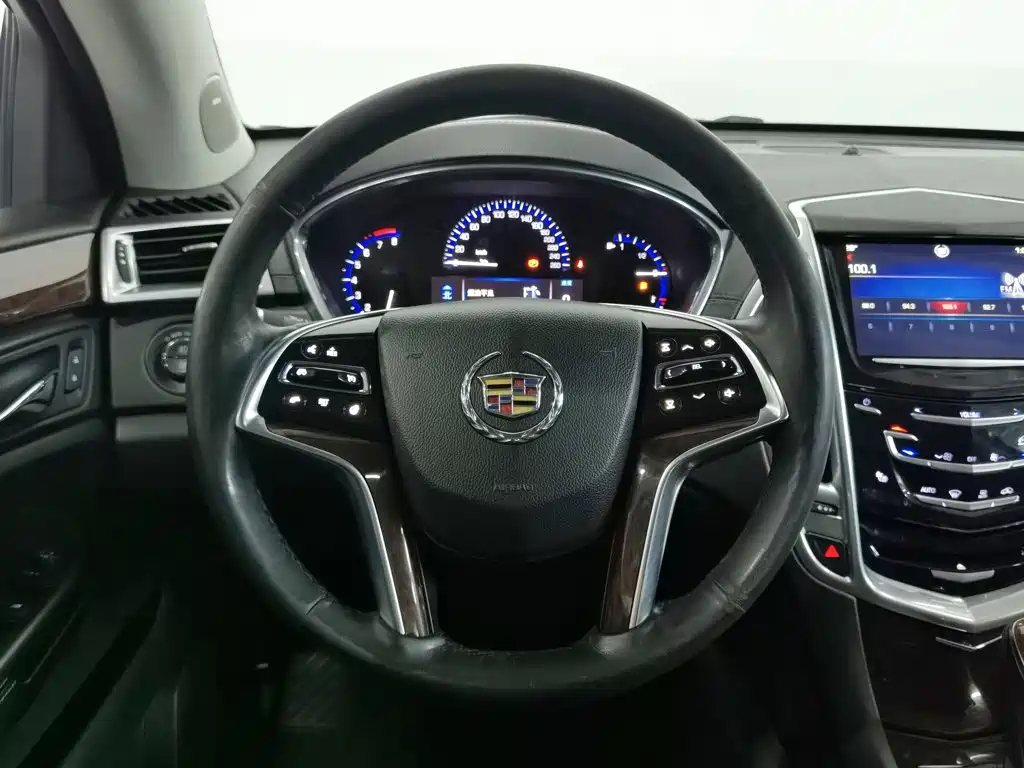 Cadillac SRX — миниатюра 11