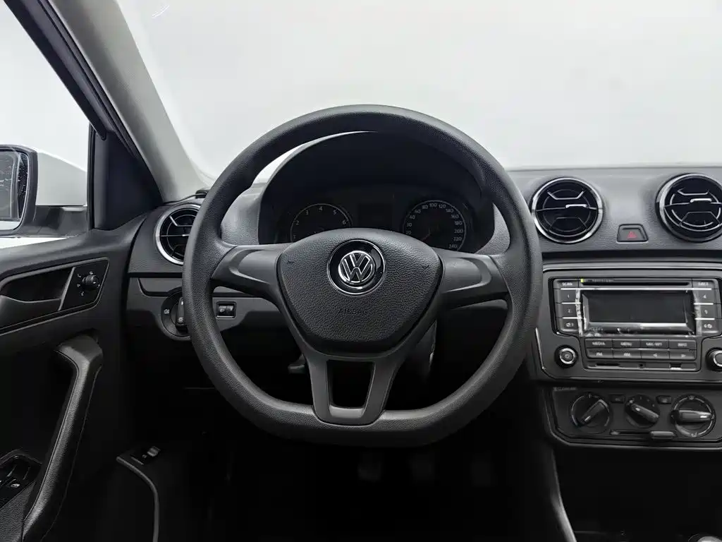 Volkswagen Jetta — миниатюра 11