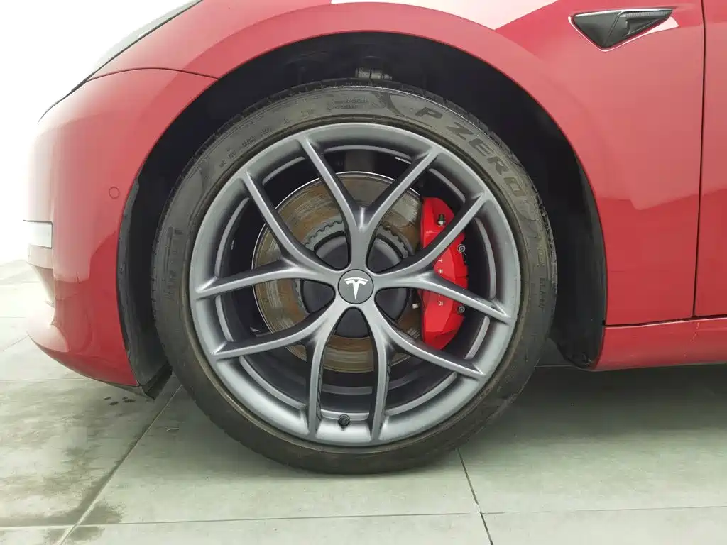 Tesla Model 3 — миниатюра 17