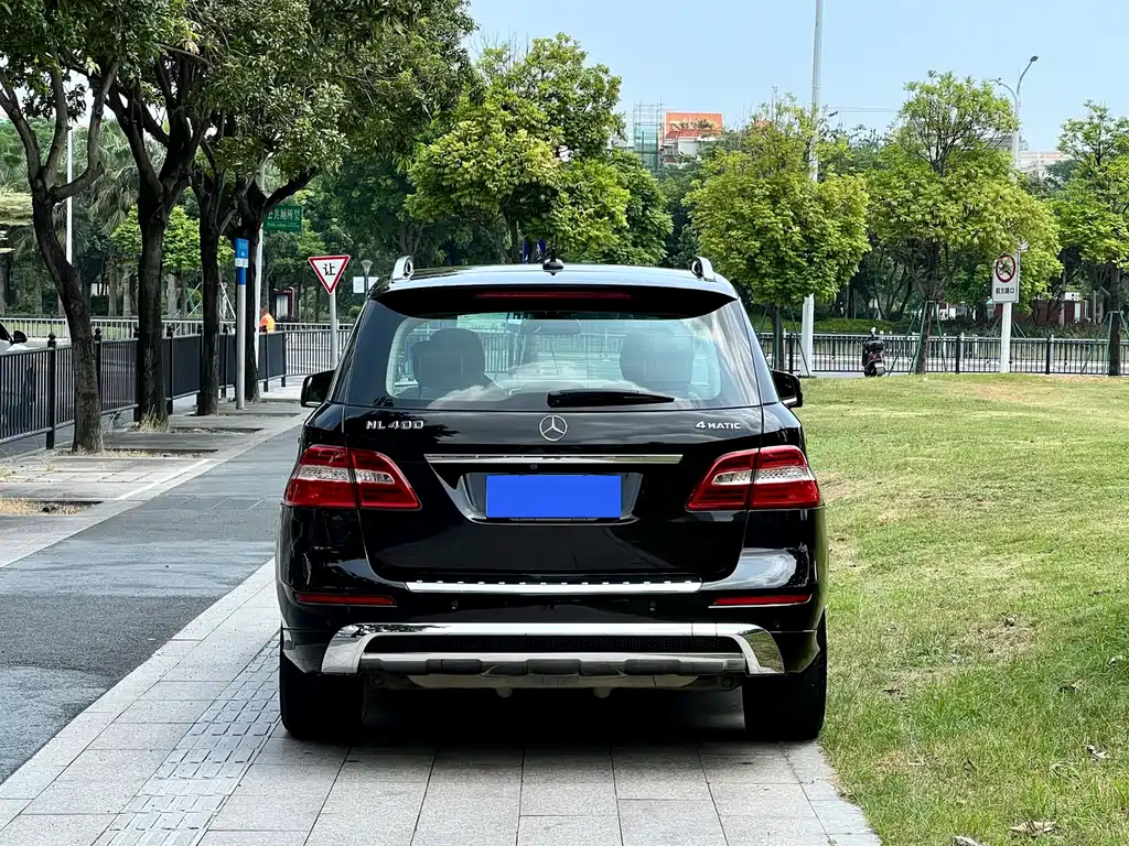 Mercedes-Benz M-Class — миниатюра 3
