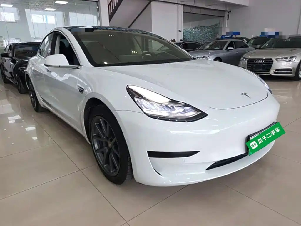 Tesla Model 3 — миниатюра 4