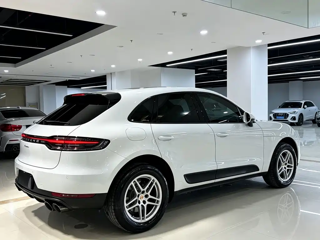 Porsche Macan — миниатюра 7