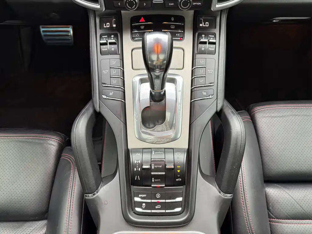 Porsche Cayenne — миниатюра 15