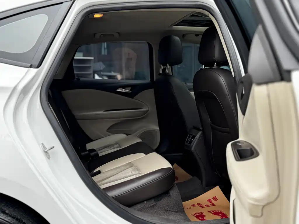 Buick Verano — миниатюра 14
