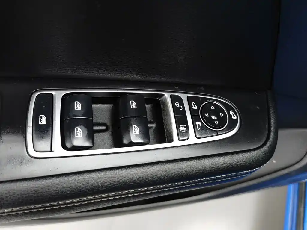BYD MAX — миниатюра 9