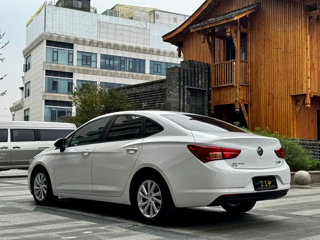 Buick Verano — миниатюра 6