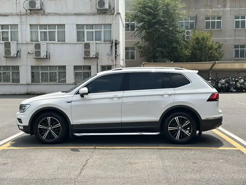 Volkswagen Tiguan L — миниатюра 4